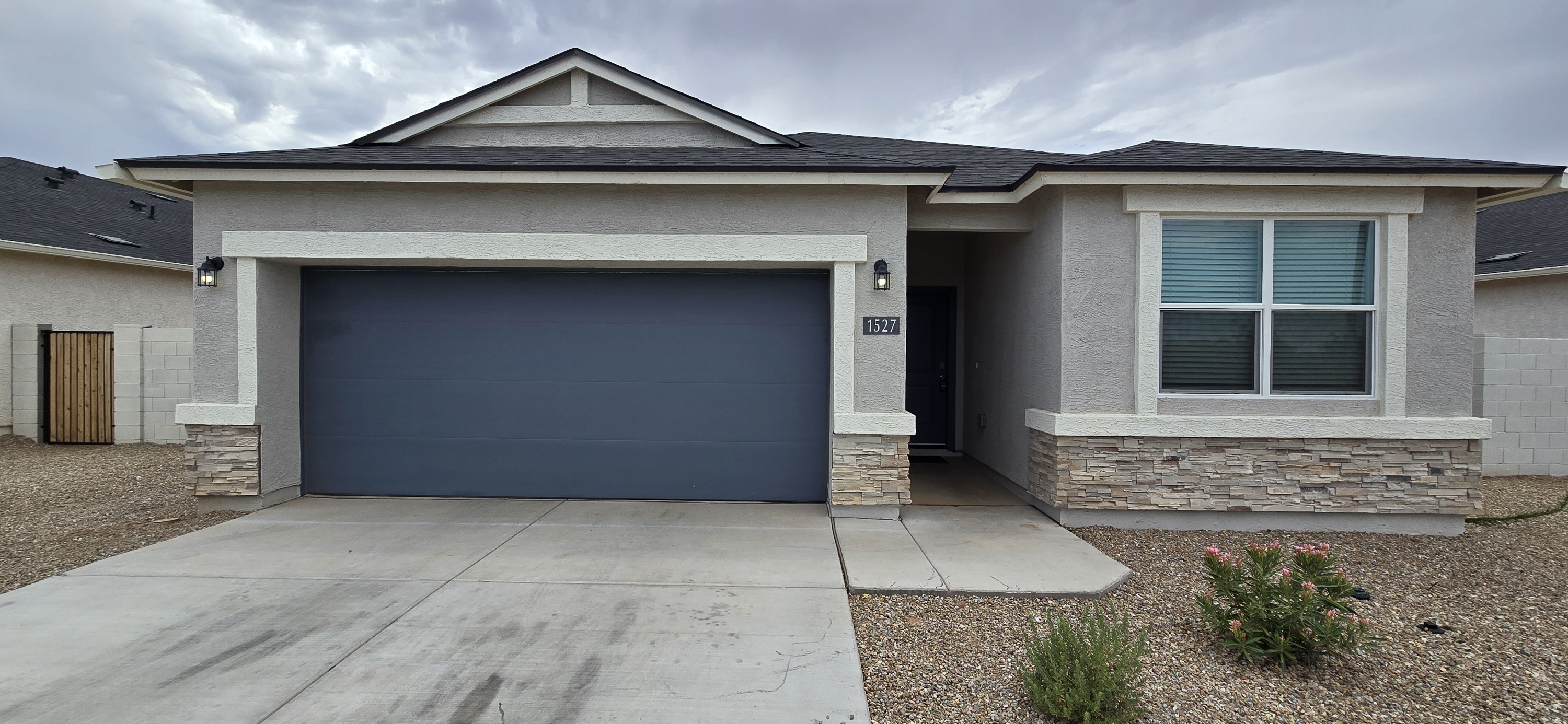 1527 East Lardner Drive